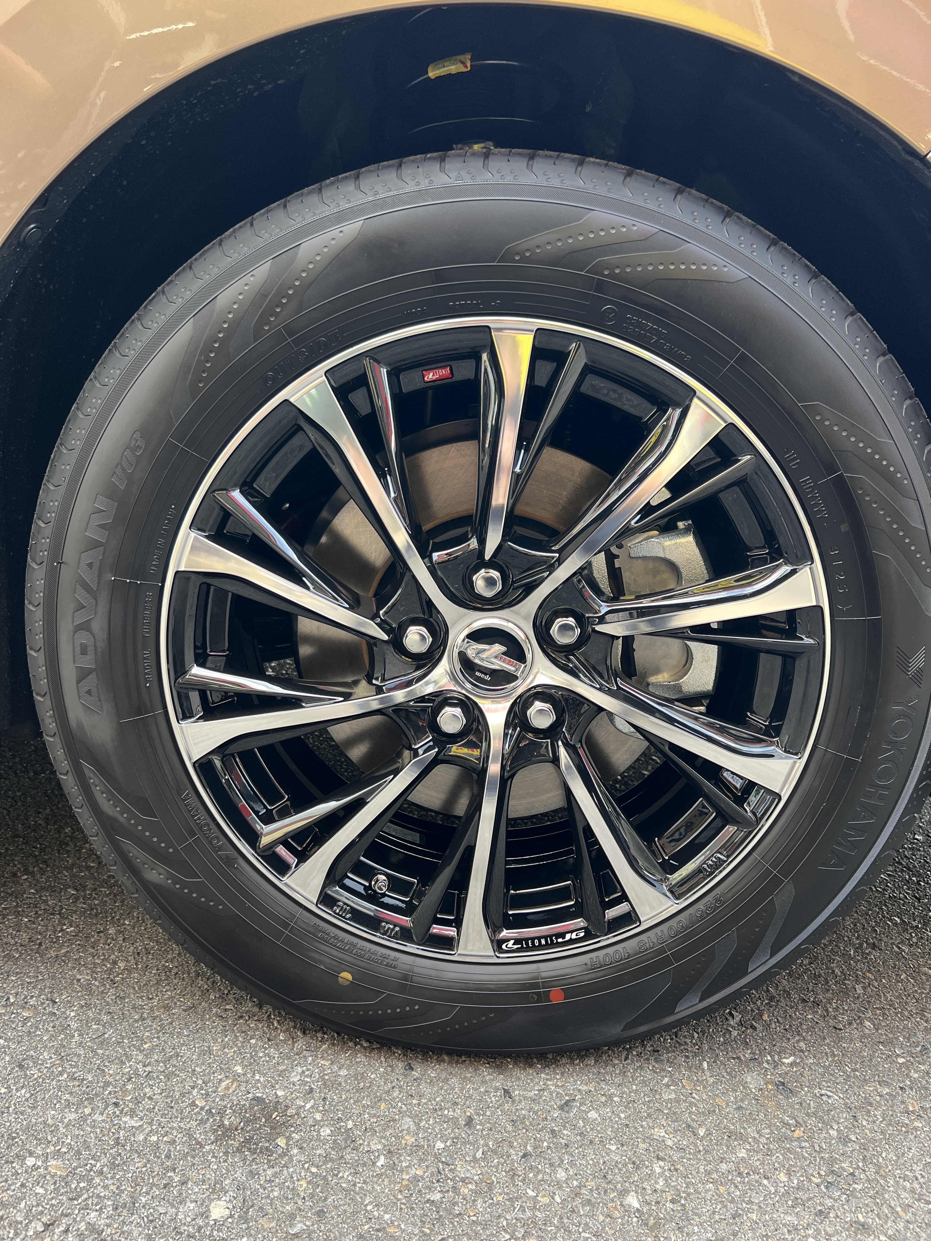 40アルファードの新車が入庫しました！ドレスアップホイール【レオニス