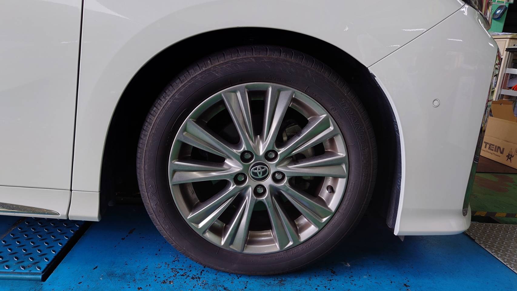 30アルファードにテイン車高調[TEIN RX1 with EDFC]を装着しました