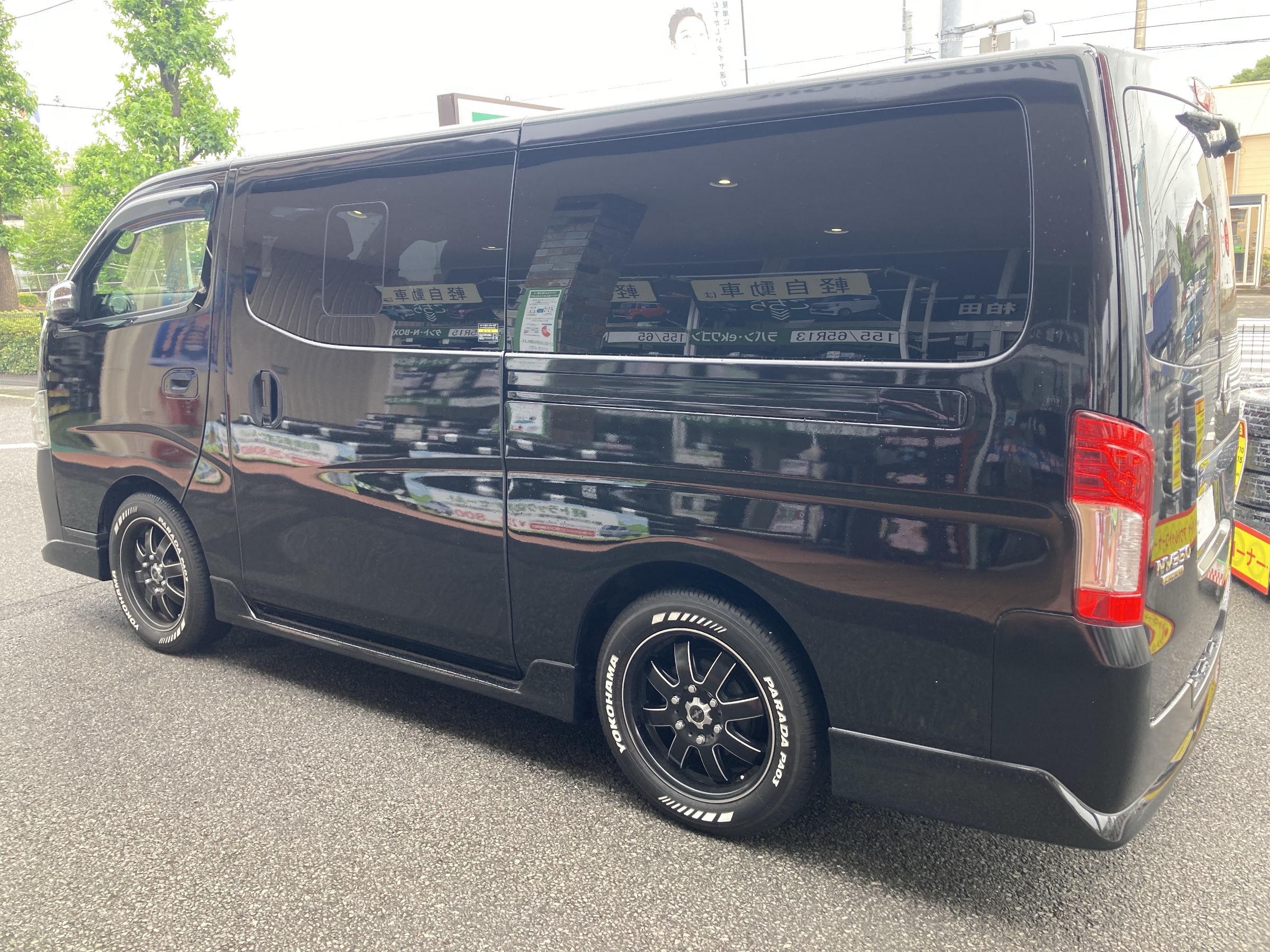 日産・NV350キャラバン・E26】玄武のダウンブロックキットで1インチ