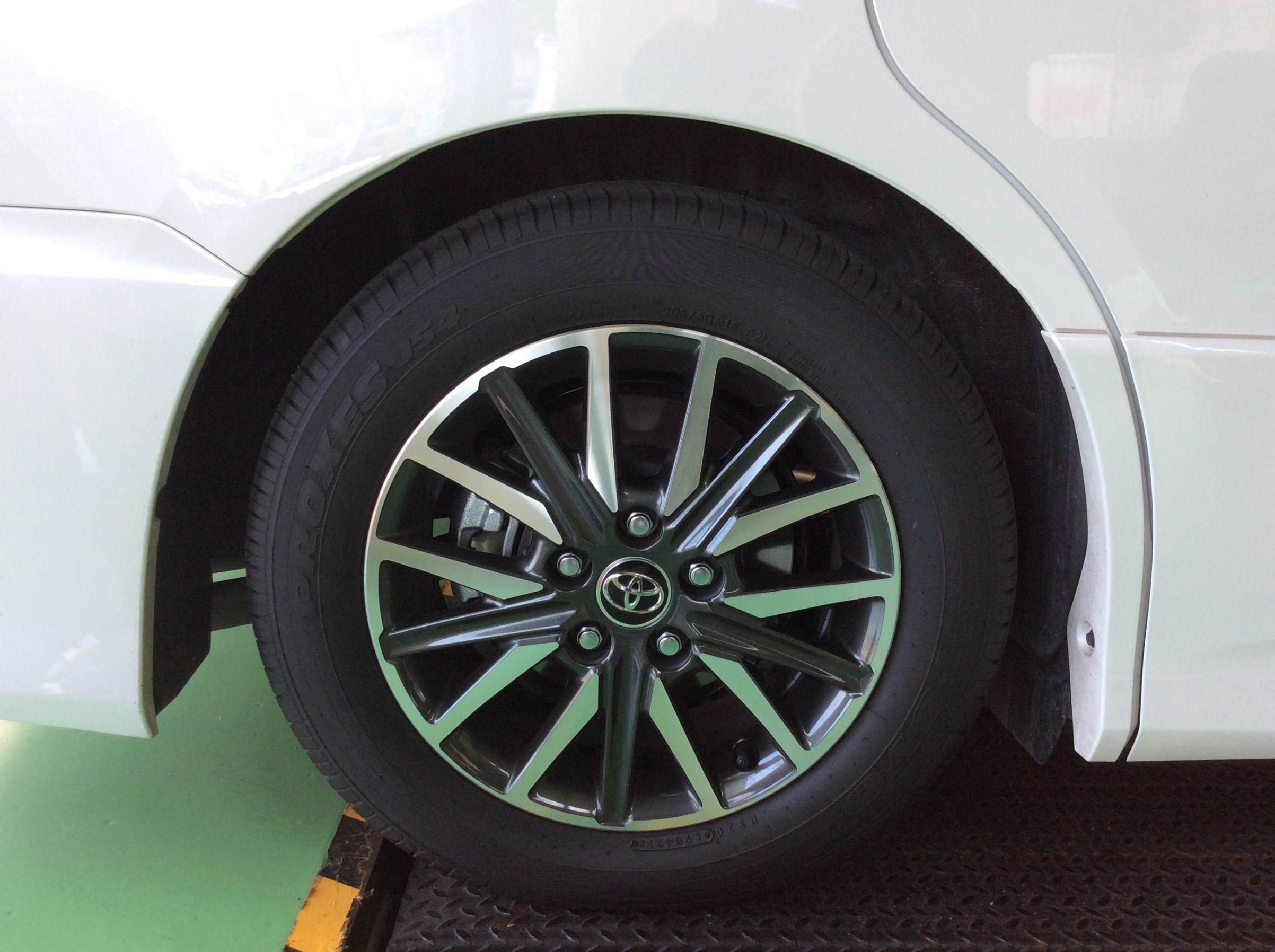 VOXY 80型 煌IIにダウンサス「RSR Ti2000ダウン」取り付け