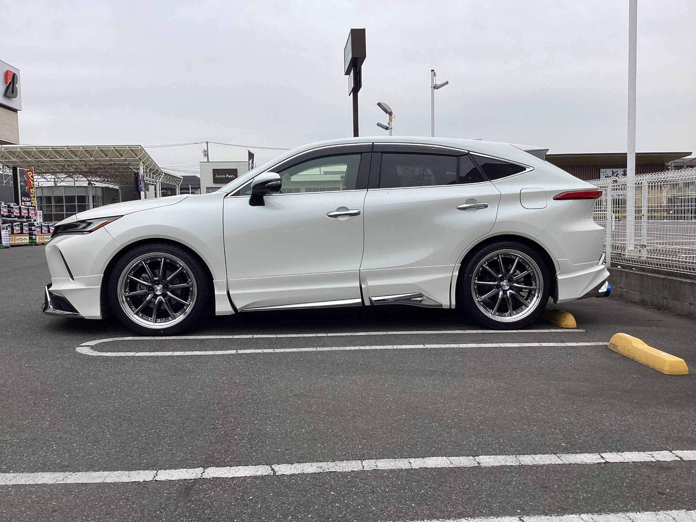 TOYOTA 80ハリアー 車高調（TEIN）取付 | 店舗おススメ情報 | タイヤ