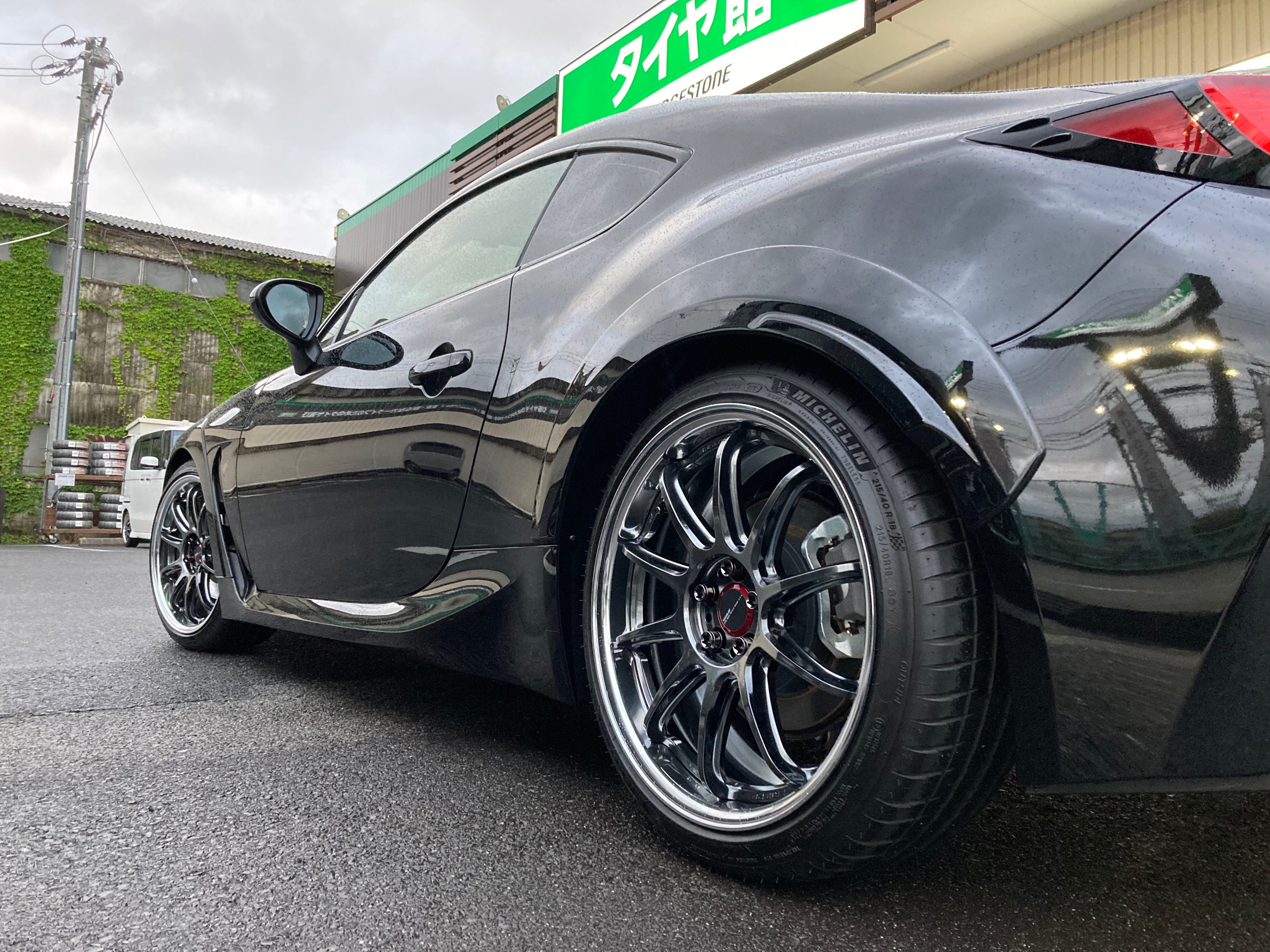 GR86 STの車高調とZR10 2P でキメる！ | 店舗おススメ情報 | タイヤ館