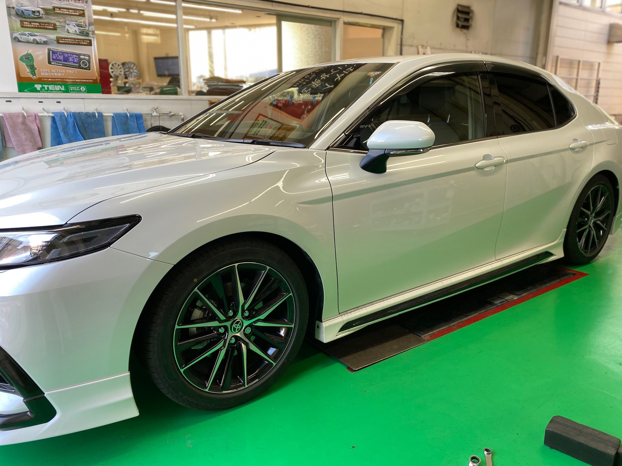 トヨタ カムリHV（AXVH70） TEIN FLEX-Z 車高調 取付 | 店舗おススメ