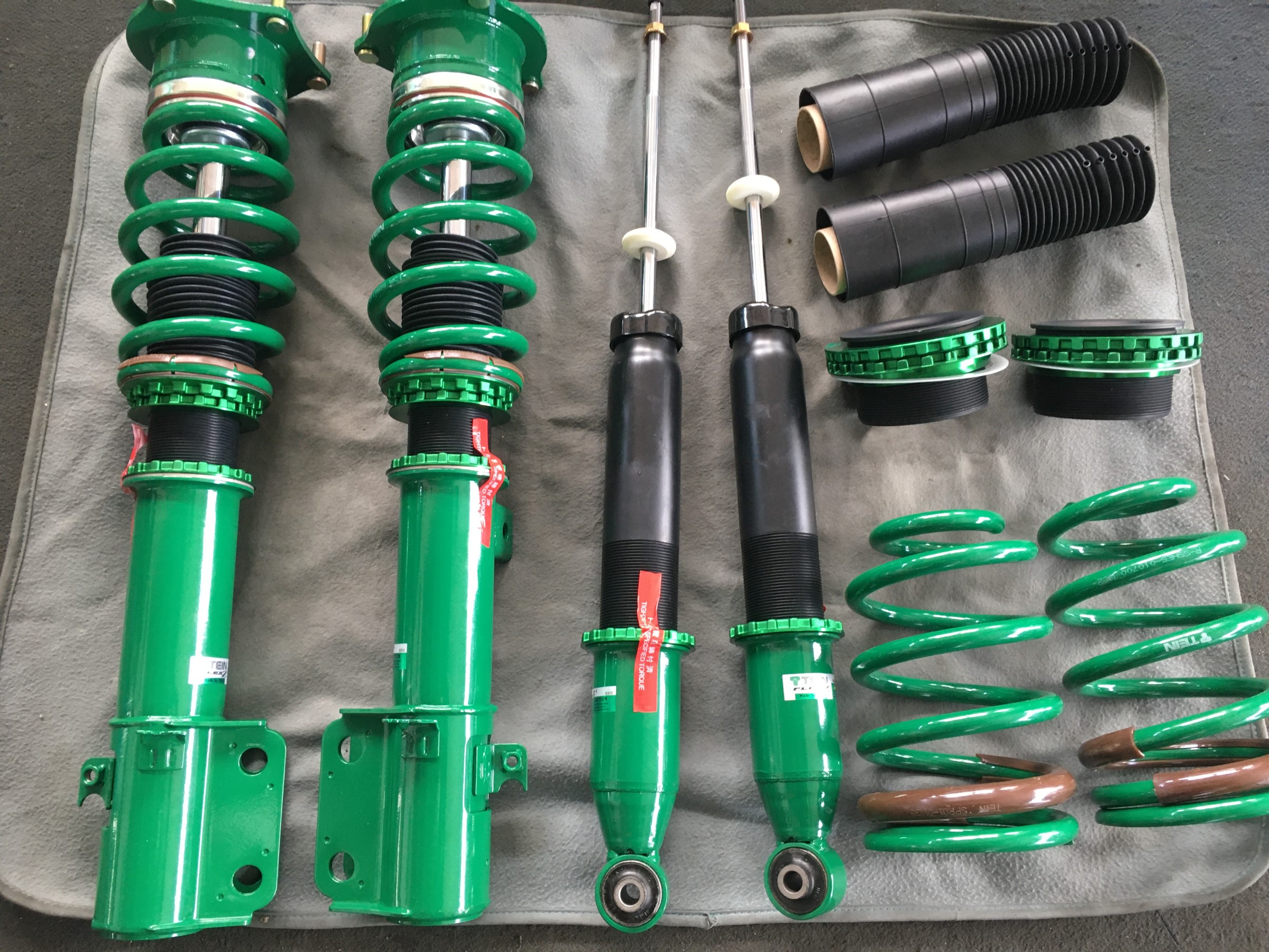 RCオデッセイアブソリュートをテインFLEX Zでローダウン！！ | 店舗お