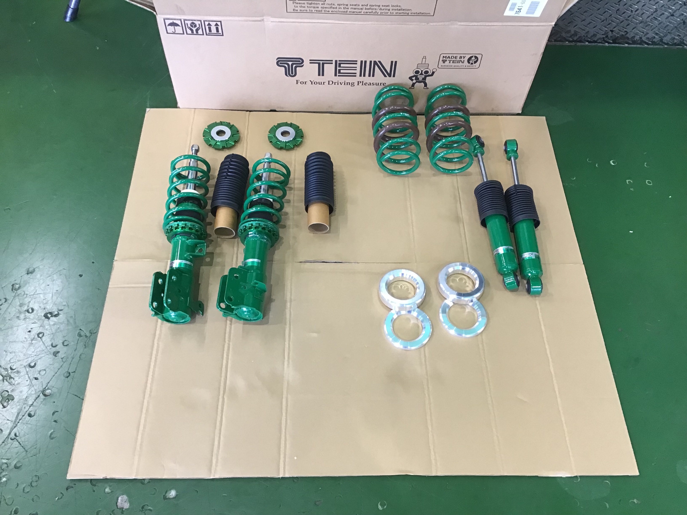 ◇エブリイワゴン(DA17W)テイン車高調STREET BASIS Zお取り付け