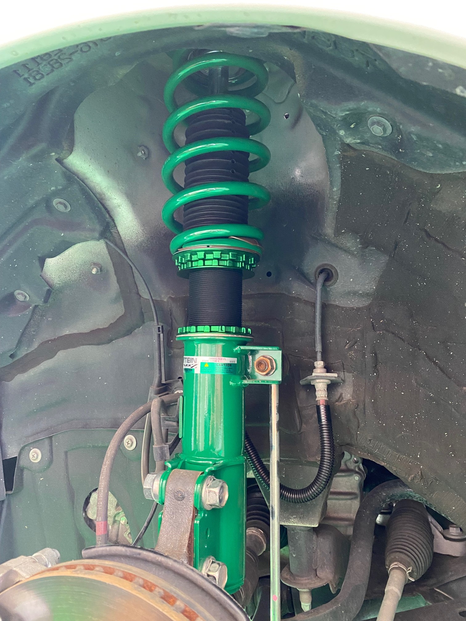 トヨタ ヴォクシー（ZRR80W） TEIN車高調「FLEX-Z」取り付け | 店舗お