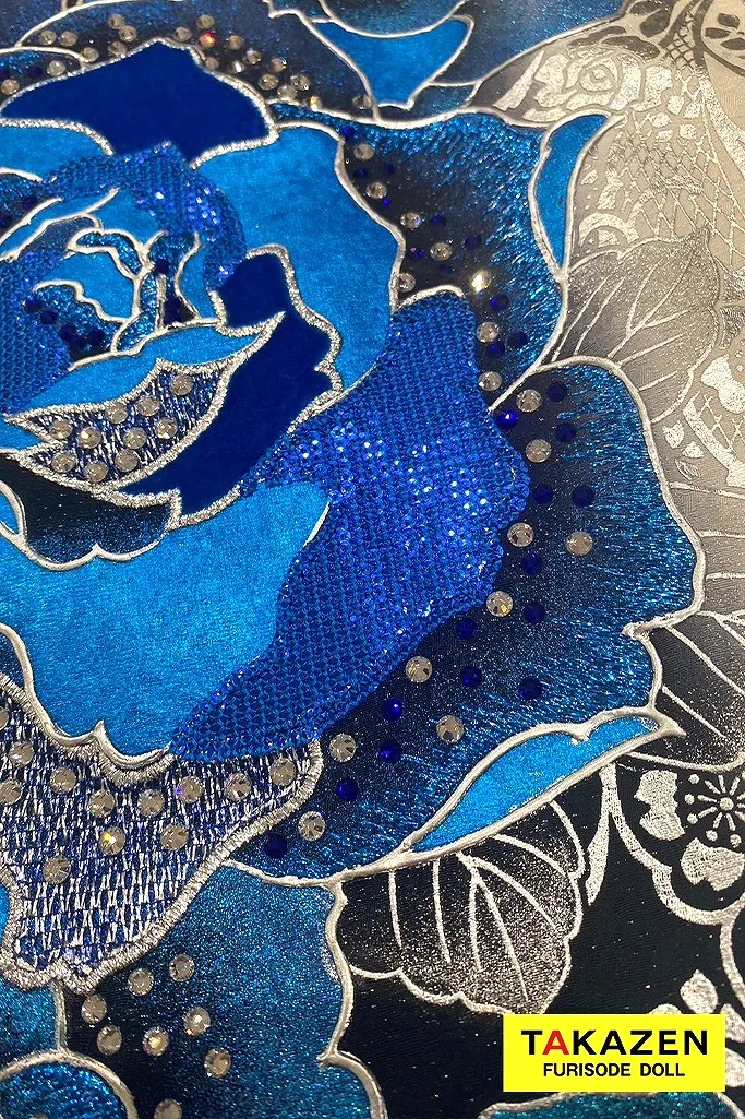 クール系 青(ブルー)/白/黒 薔薇柄 ギャル系 派手 一番目立つ キラキラ