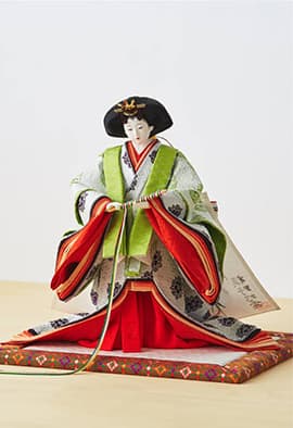 平成の狆（ちん）引き官女 - 京都の雛人形・五月人形専門店・京都 西陣