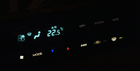 田中オートサービス R32スカイライン・エアコンスイッチ操作不良の修理