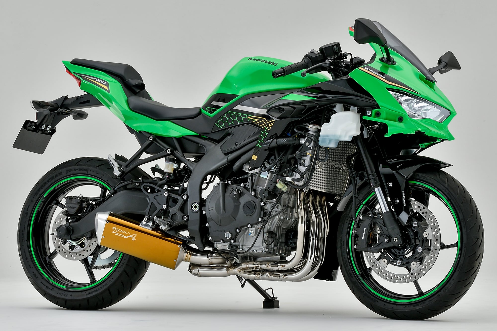 全域での出力向上！公道走行可能なヤマモトレーシングのZX-25R用チタン