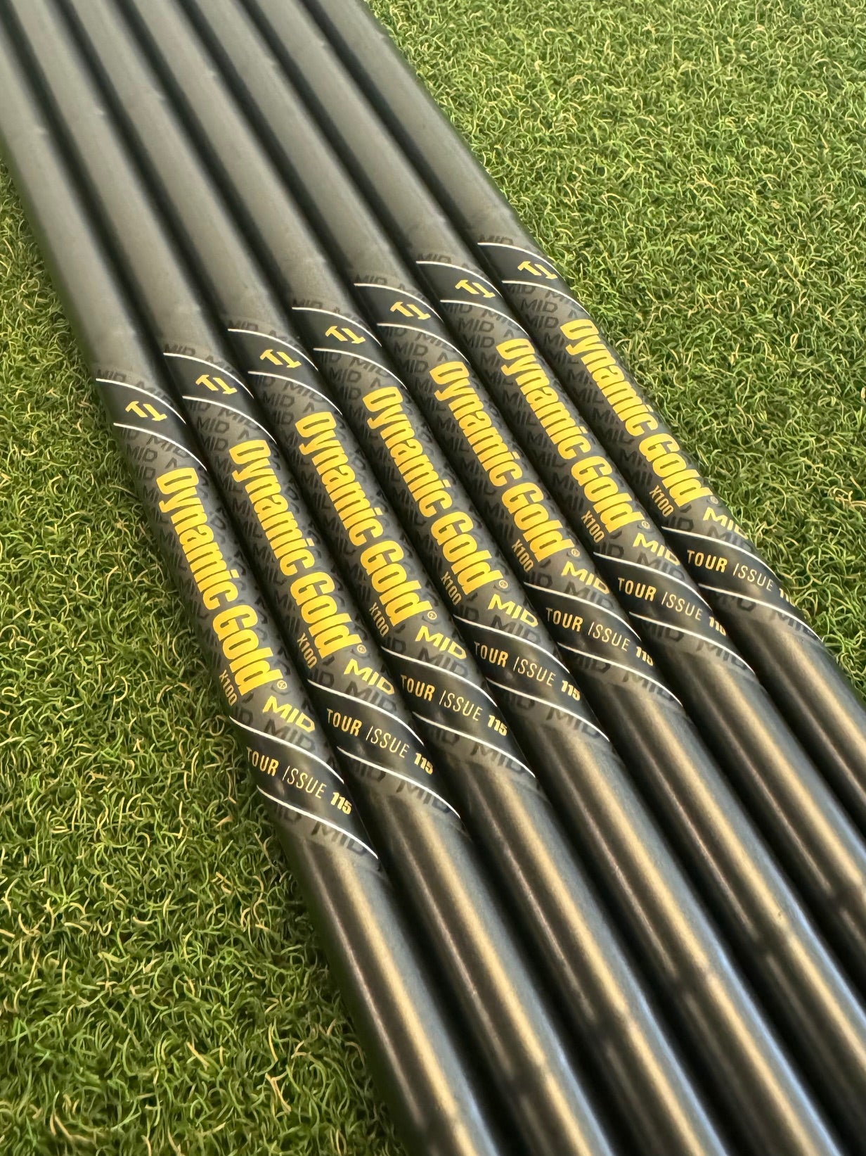 True Temper Dynamic Gold GUNMETAL 115g MID Tour Issue Iron Shaft