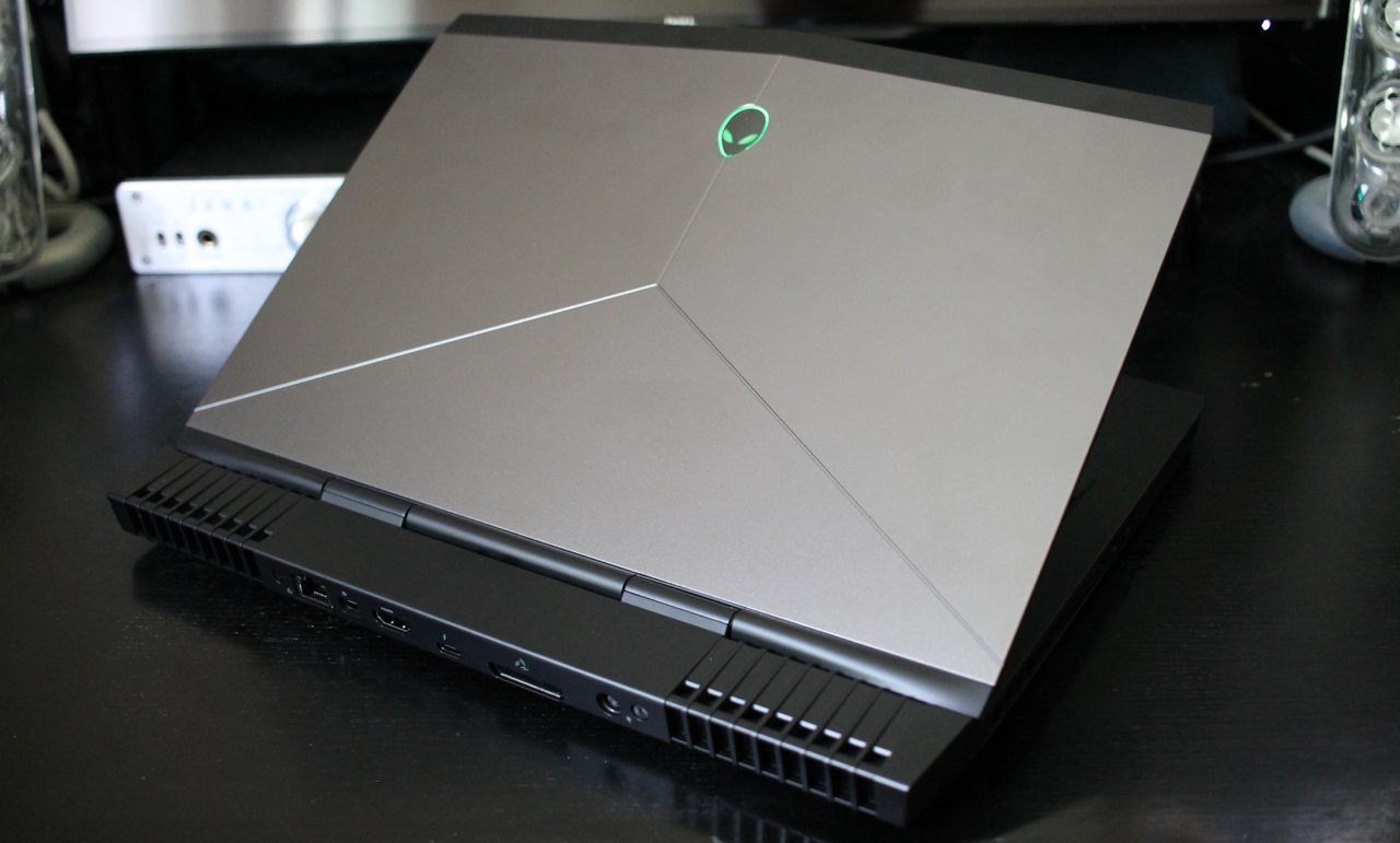 Alienware 13 R3 Review - Holy OLED! | TheSixthAxis