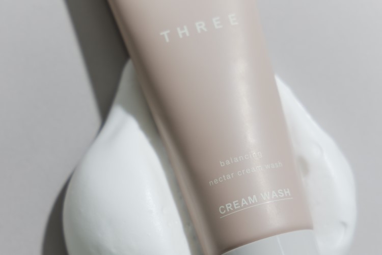 THREE バランシングネクター クリーム ウォッシュ | 洗顔料 | THREE