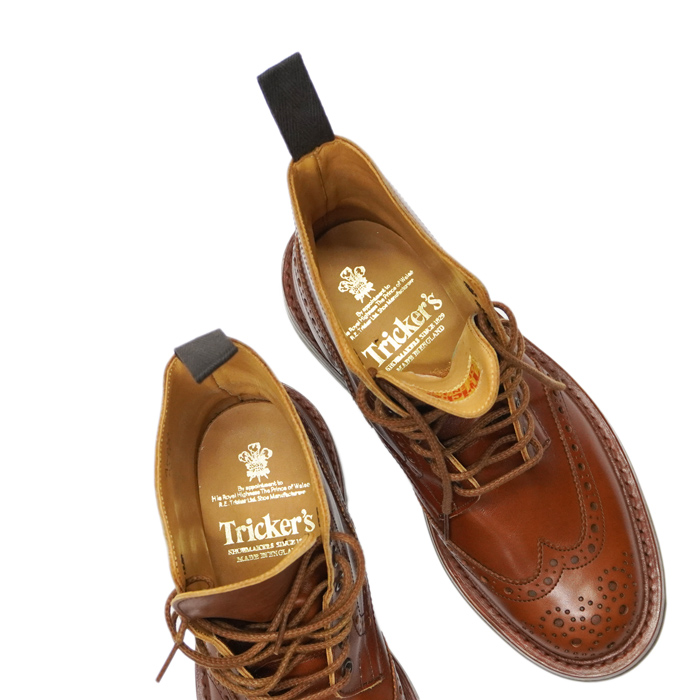 Tricker's（トリッカーズ）カントリーブローグブーツ（ダイナイト