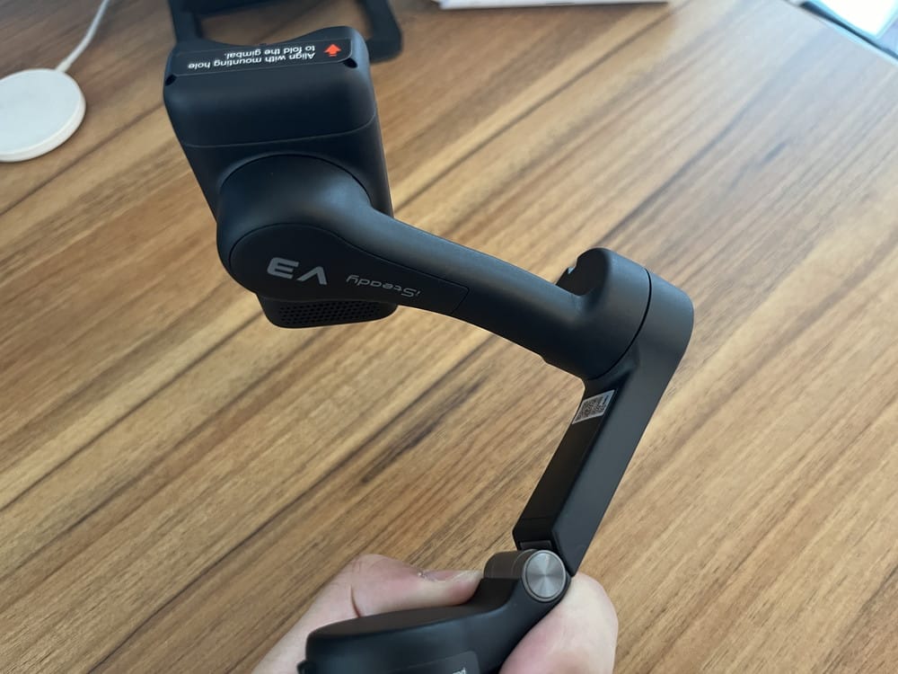 hohem V3 スマホジンバル』レビュー、AI自動追跡機能搭載