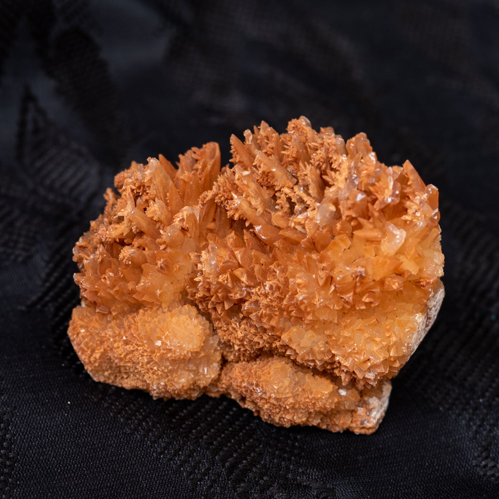 一点物〕オレンジカルサイト 原石 天然石 ポーランド産〔82g〕 の通販