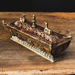 銅造り チベット香用 蓋付きお香立て 吉祥文様 【約21cm×約7.5cm】 の