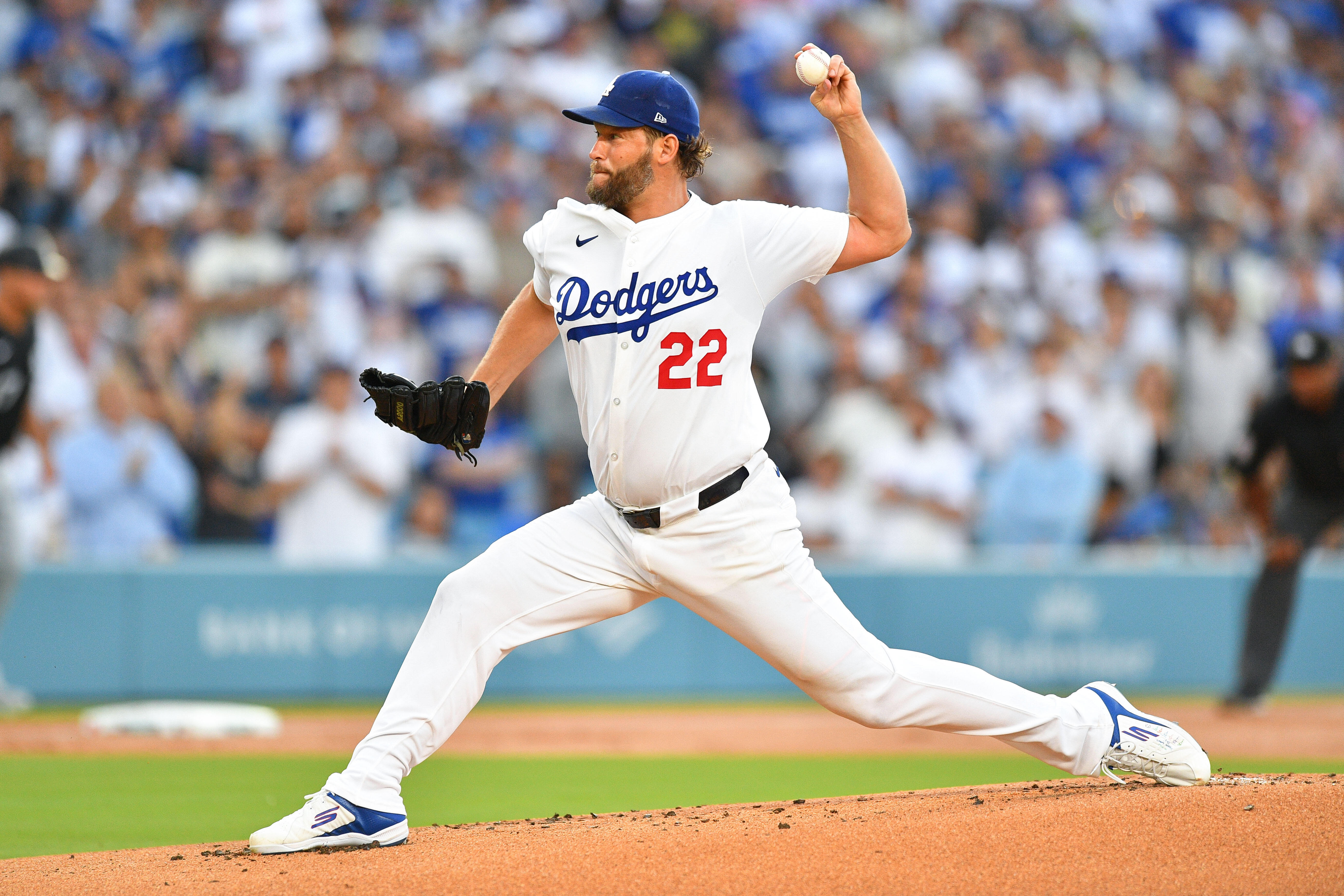 カーショー 史上20人目の3000奪三振の偉業達成！両軍ベンチ、満員の