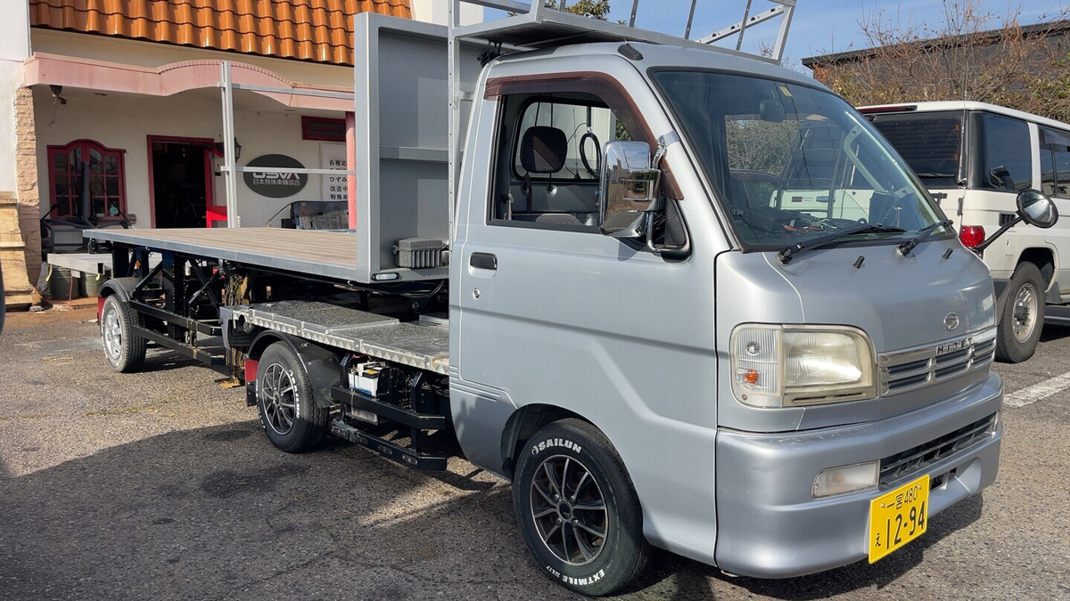 日本特殊車輌協会／軽トラックベースの軽トラクタとセミトレーラを開発