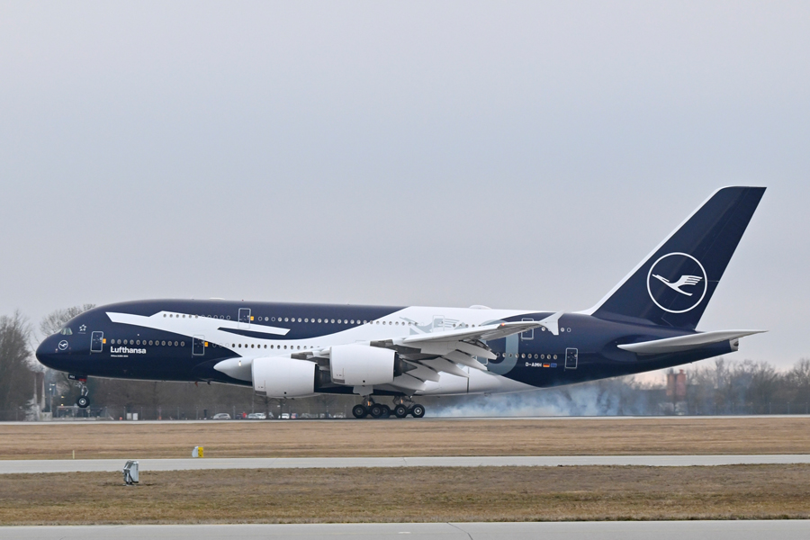 ルフトハンザ・ドイツ航空、100周年記念塗装のA380型機がミュンヘン