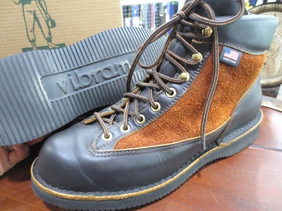 完全防水で雨の日でも安心!!DANNER（ダナー）ダナーライトラブジョイ