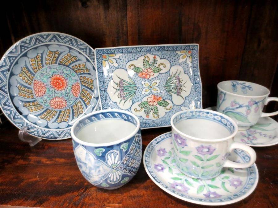 有田焼 五代走波 染錦 桃絵小花蝶文 鉢 有田焼 五代走波 染錦 桃絵小花