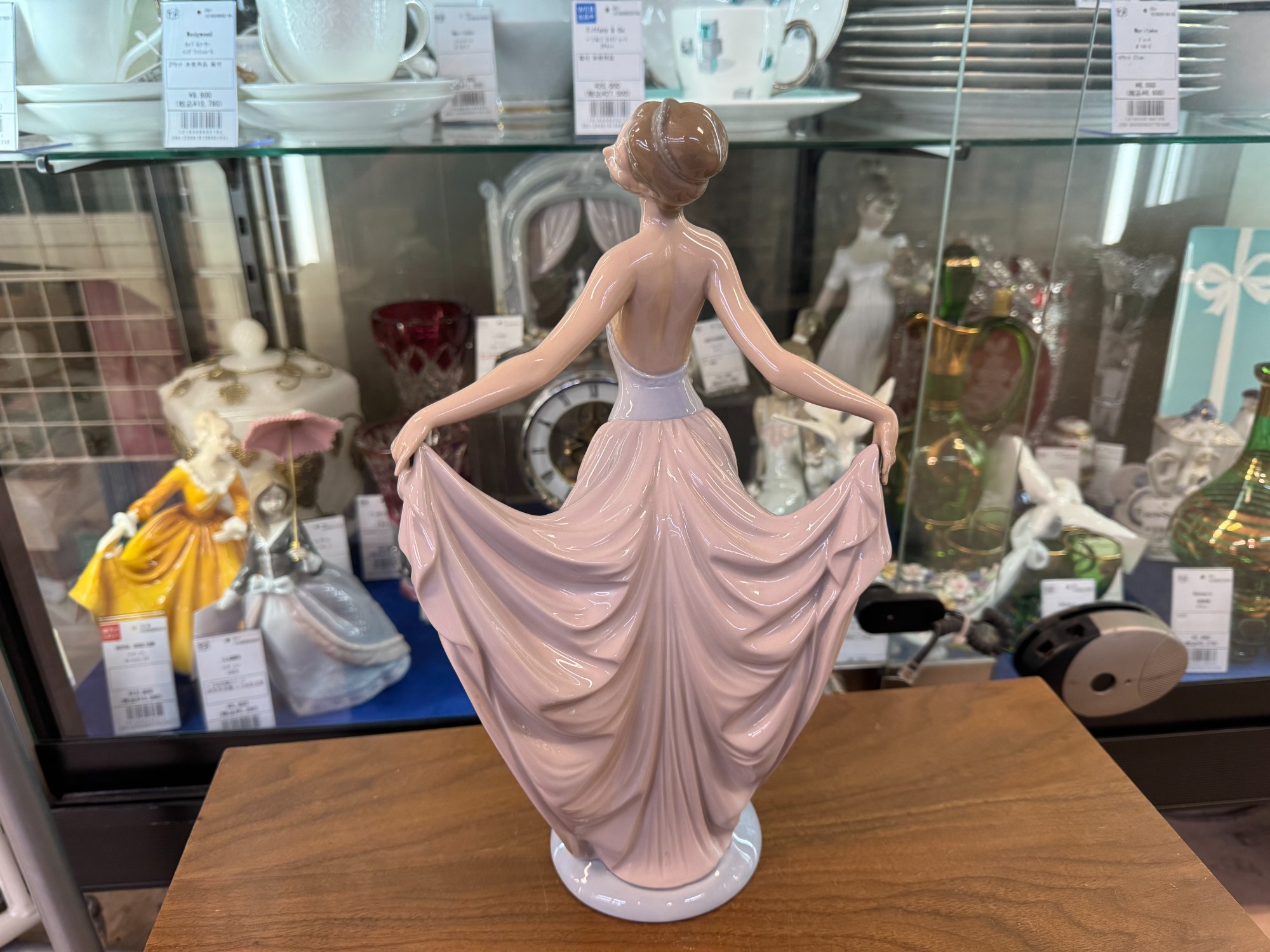 LLADRO(リヤドロ)の踊る少女のフィギュリンを買取入荷致しました