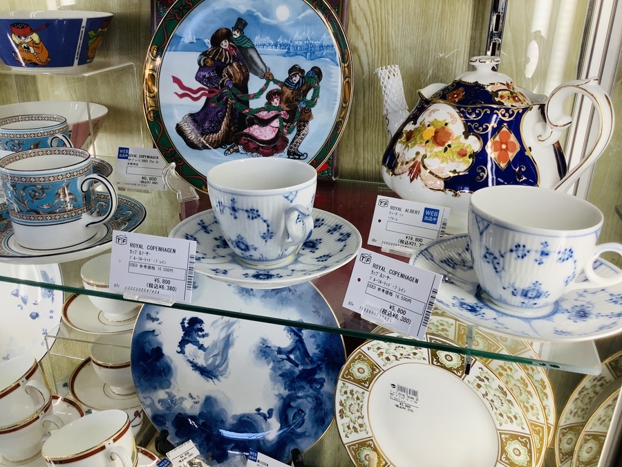 LE CREUSET（ル・クルーゼ）ポットスタンド アイアン 入荷しました