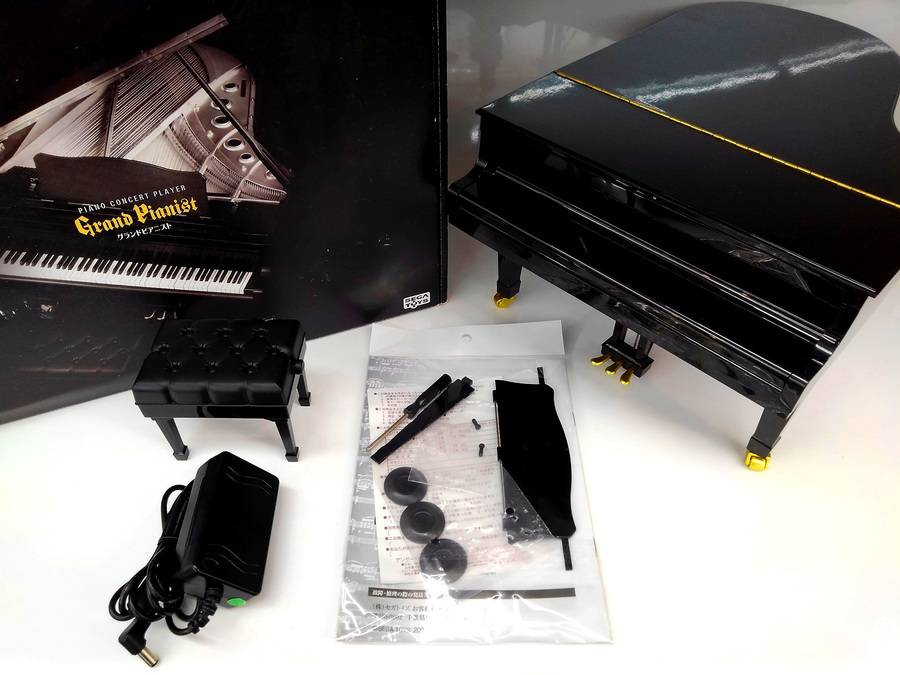 ほんとに弾けちゃう！ミニチュアグランドピアノ入荷しました！｜2018年