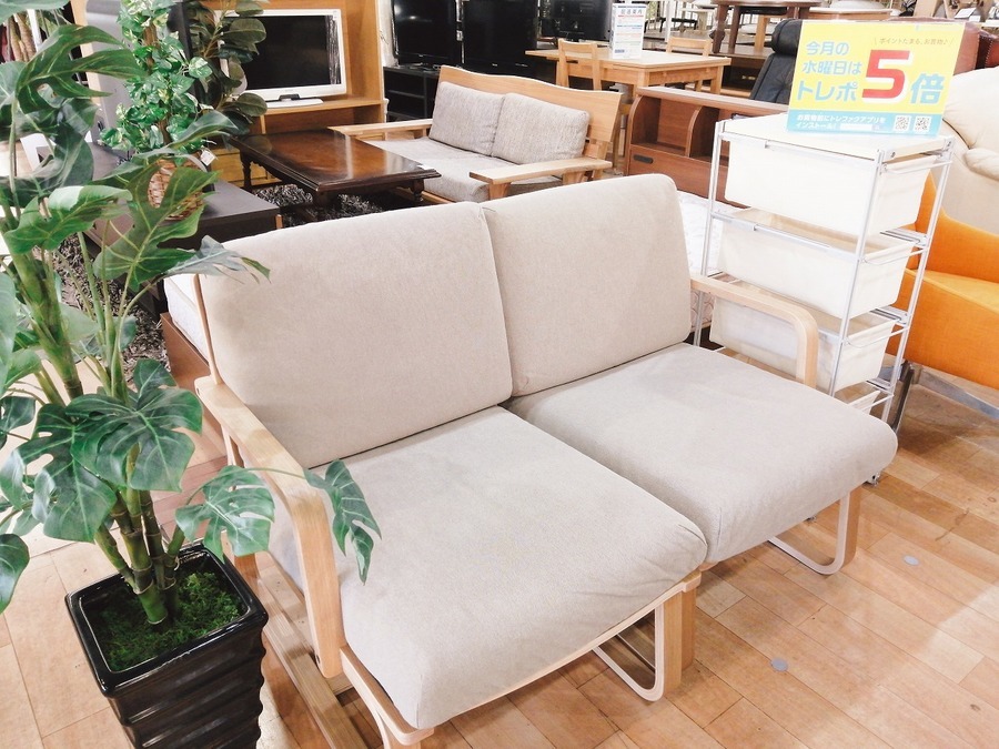 無印の人気シリーズ！リビングでもダイニングでも使えるソファチェア2