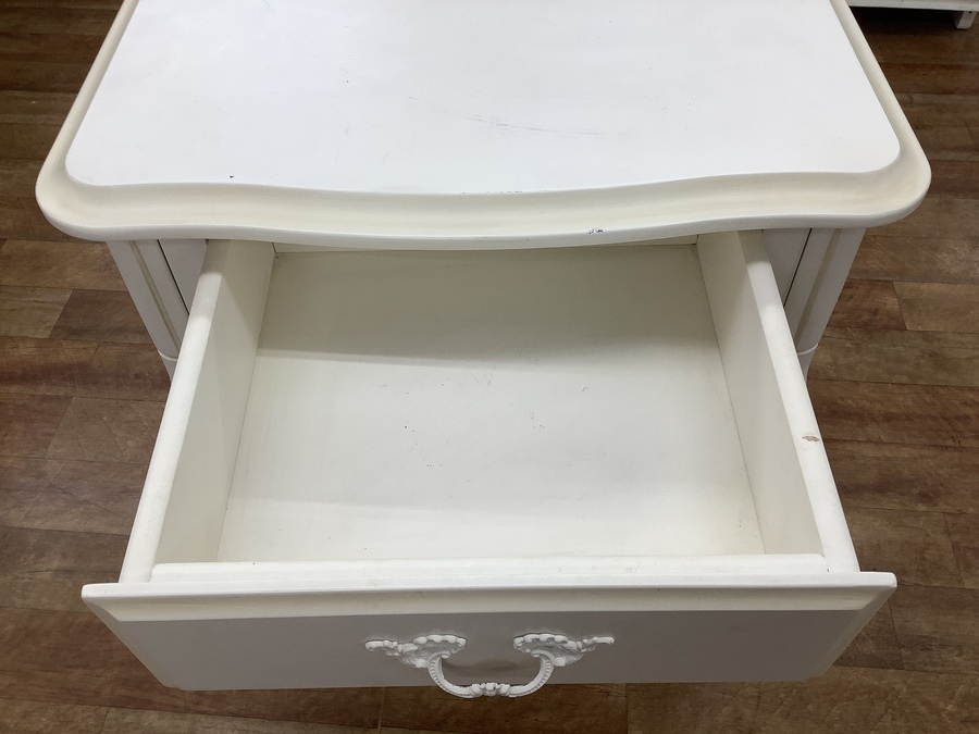 LAURA ASHLEY(ローラ アシュレイ) サイドテーブルを買取入荷！【川崎