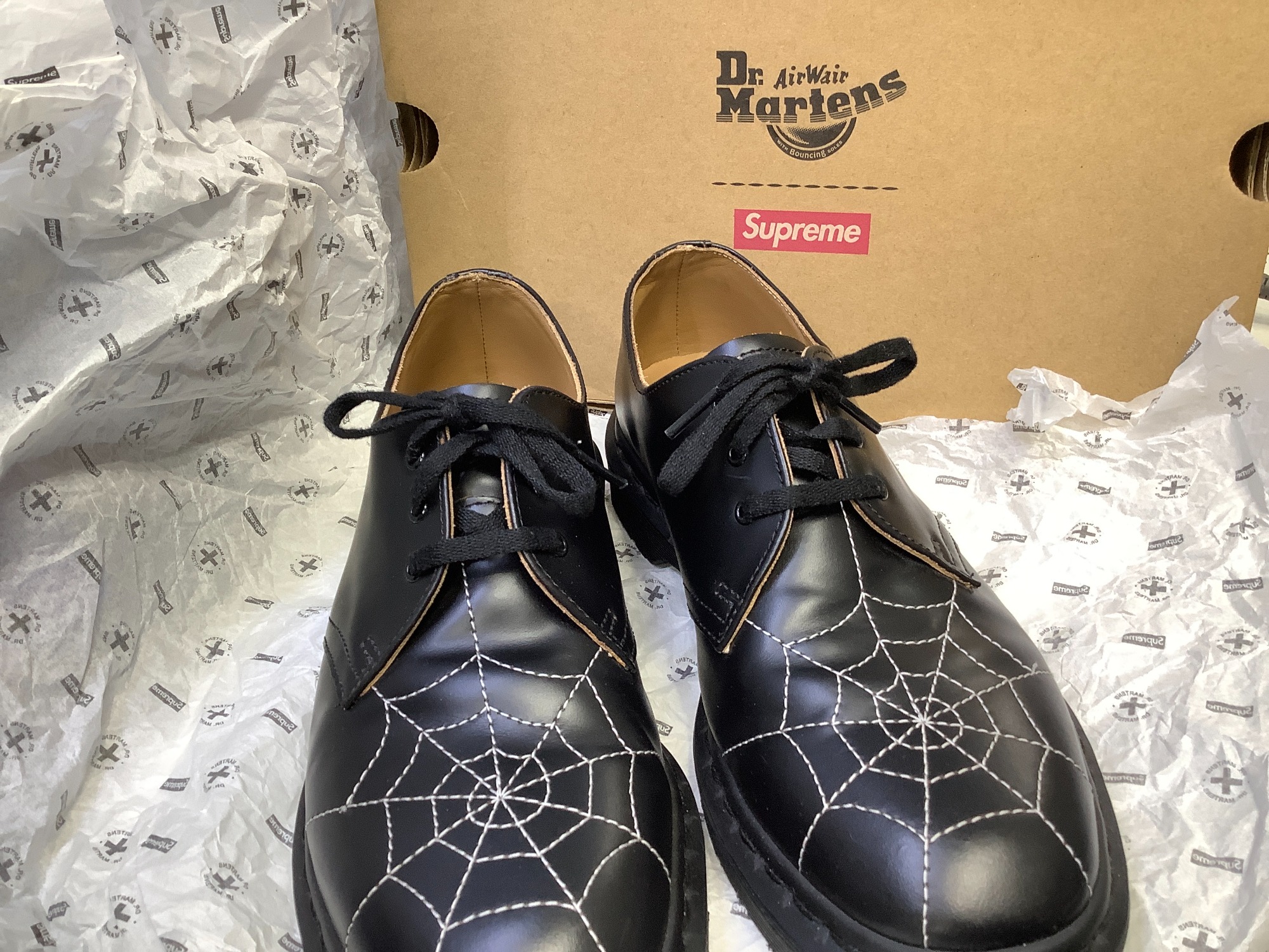 蜘蛛の巣シューズ】Supreme×Dr.Martensコラボシューズのご紹介です☆彡