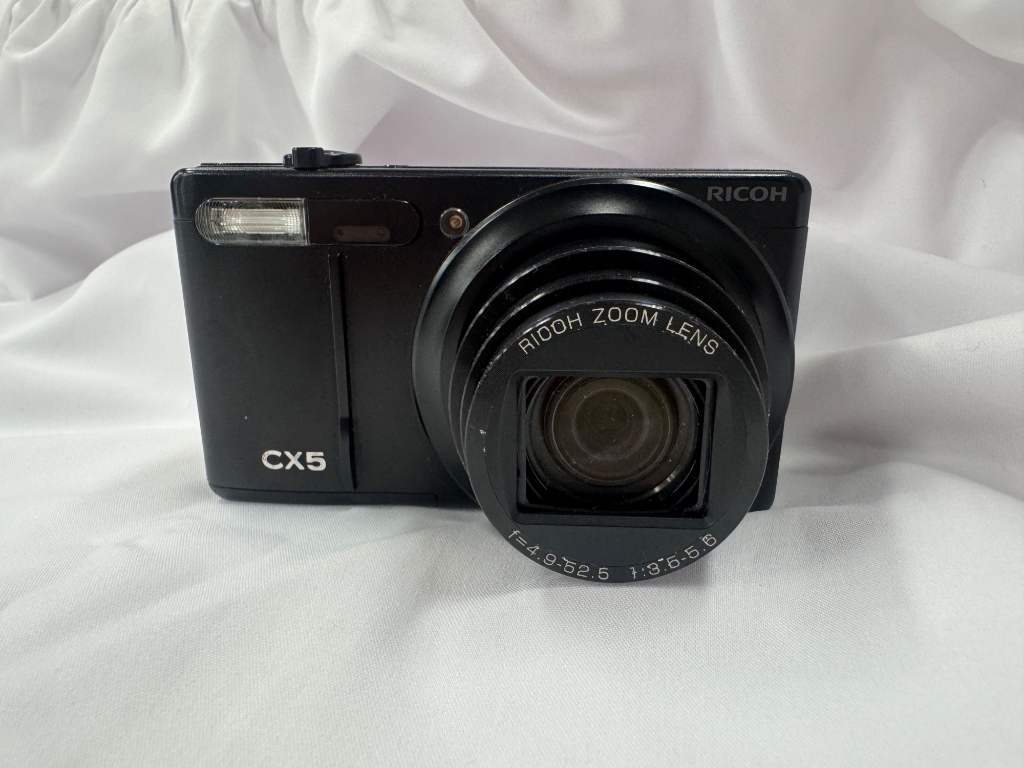 RICOH (リコー) よりコンパクトデジタルカメラ CX5 のご紹介です