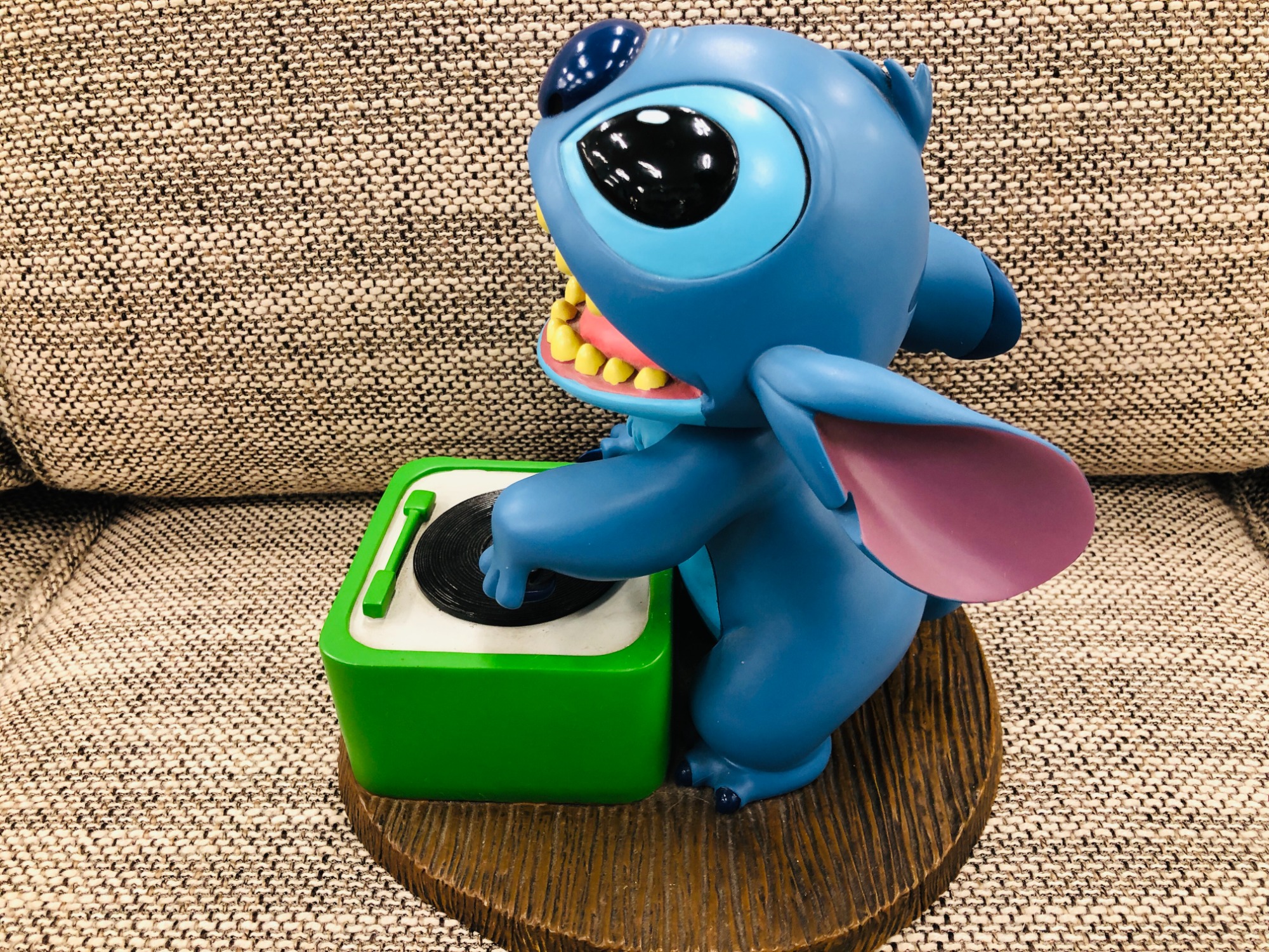 DISNEYのスティッチの626体限定のオルゴールが買取入荷しました