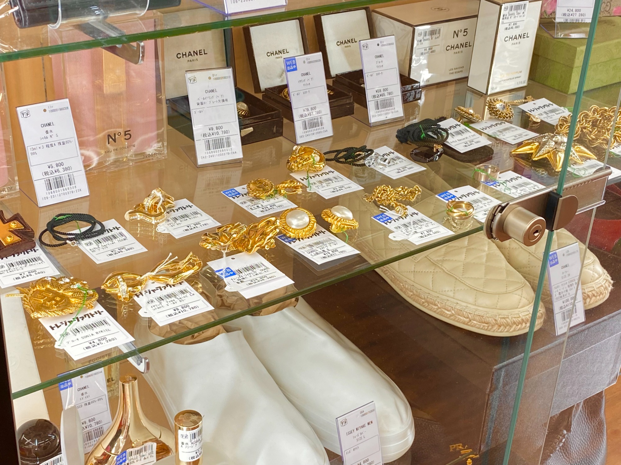 Christian Lacroix(クリスチャン ラクロワ) ハートモチーフブローチの