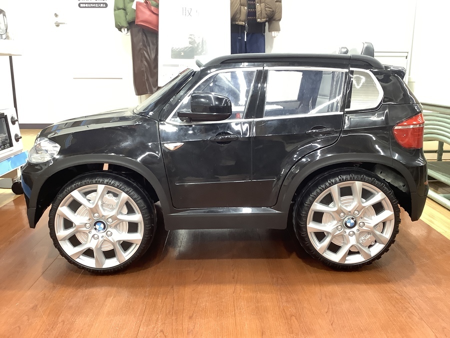 BMW-X5の電動乗用玩具(トイザらス限定)を買取入荷致しました！！｜2021