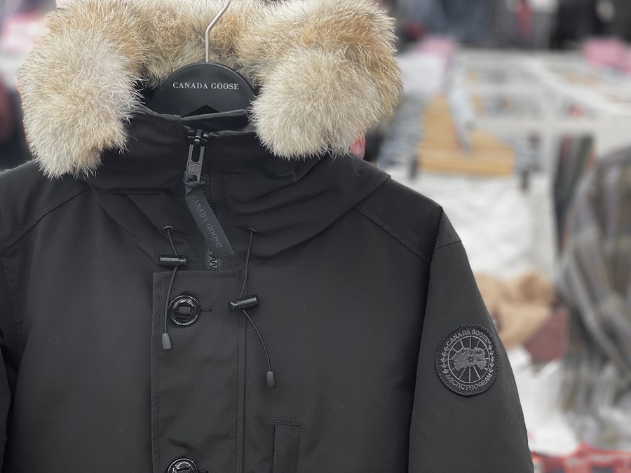 スマホで購入】CANADA GOOSE(カナダグース)のChateau Parka Black