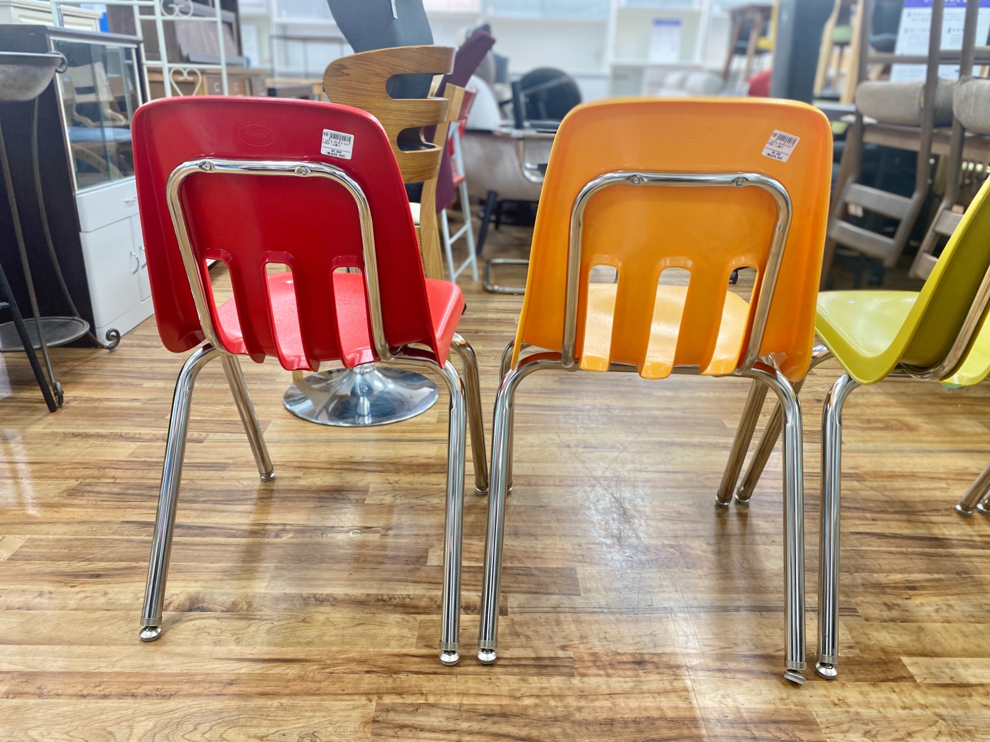 ロサンゼルス発☆】VIRCO(ヴァルコ)のスタッキングチェアをご紹介