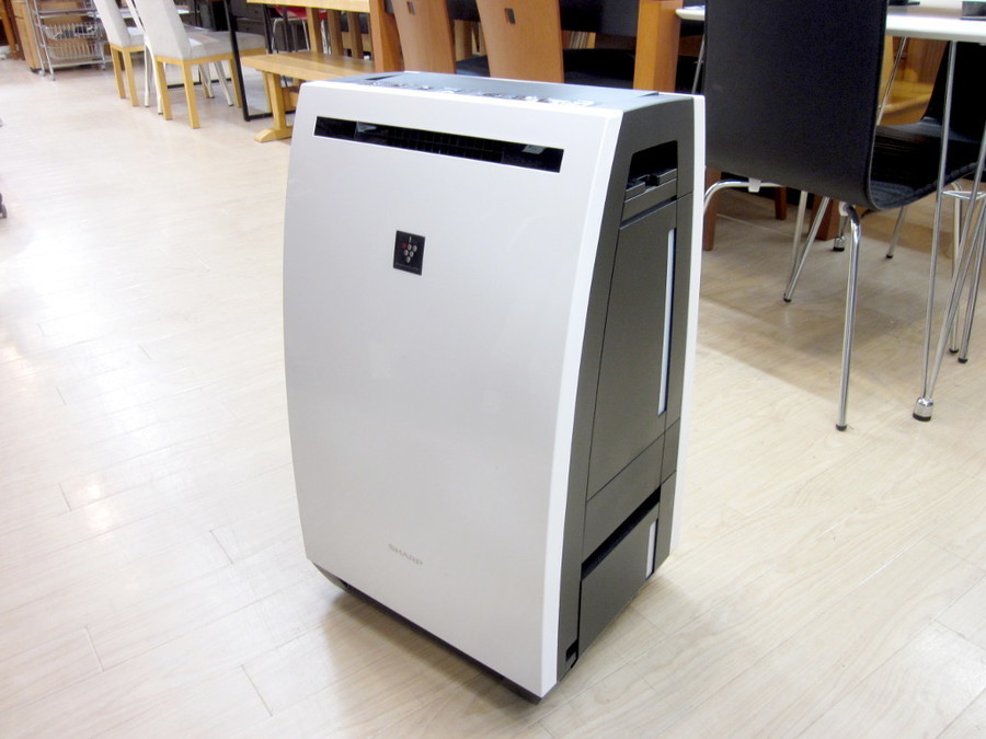 SHARP(シャープ)の2017年製除加湿空気清浄機「KC-HD70-W」プラズマ