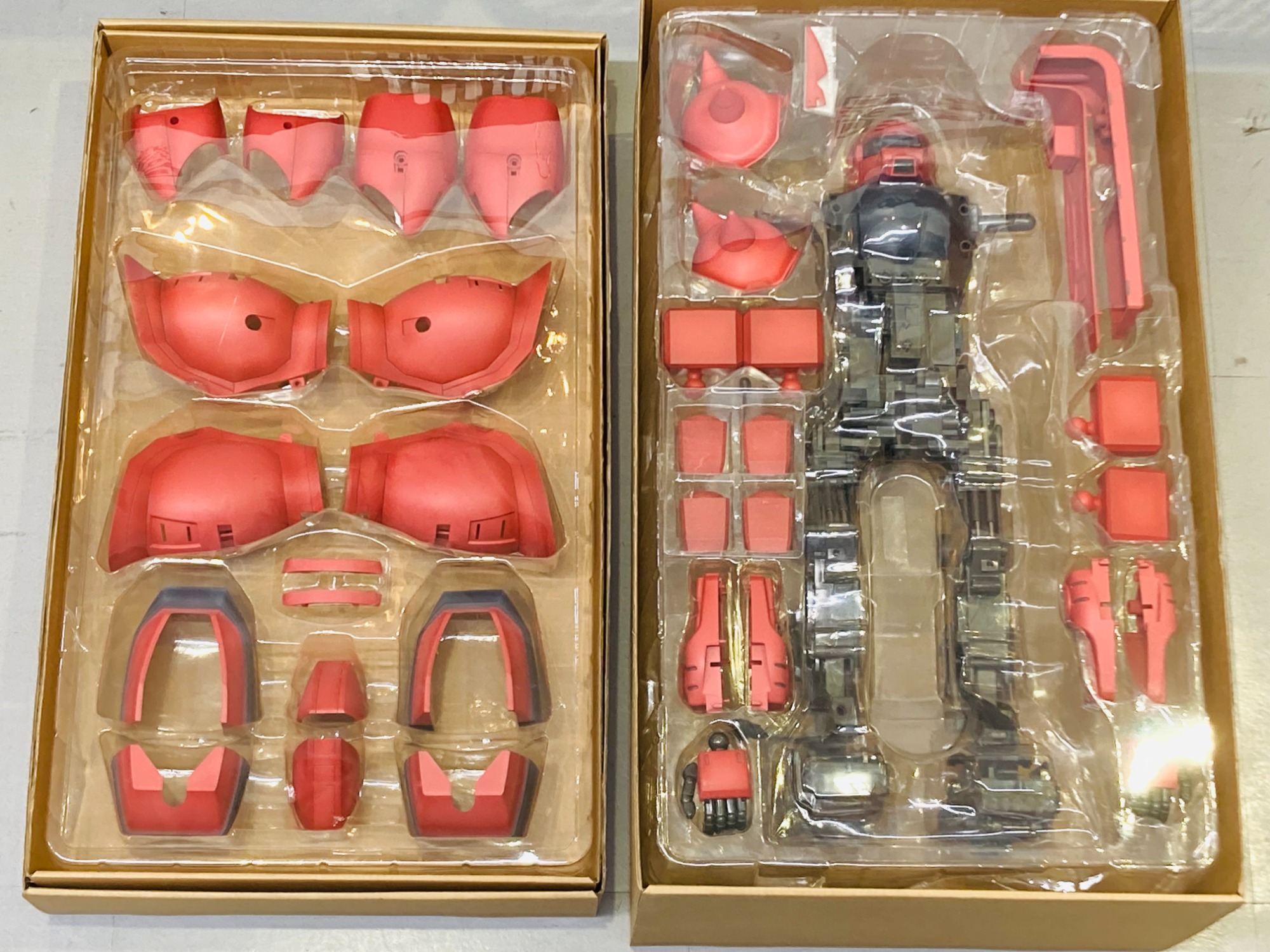 ガンプラ R/C Techroid(テックロイド) MS-06S ZAKU2 入荷いたしました