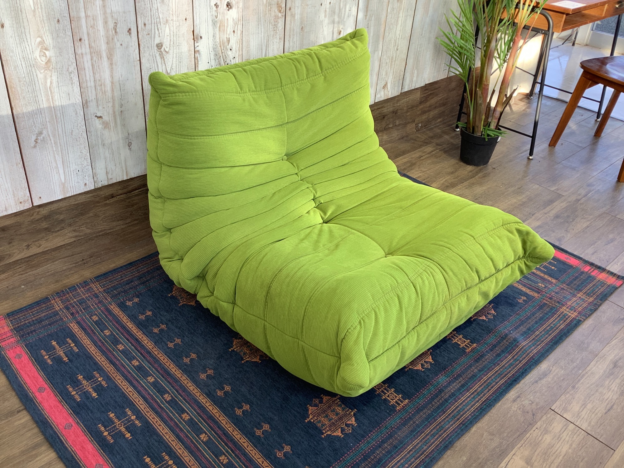 ligne roset（リーンロゼ）】最高な座り心地を叶える1Pソファ＆パフ