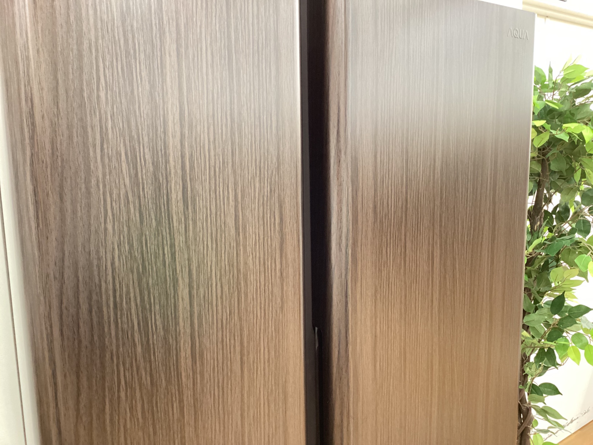 AQUA（アクア）】インテリアにもなる木目調の512Lの大型冷蔵庫（AQR