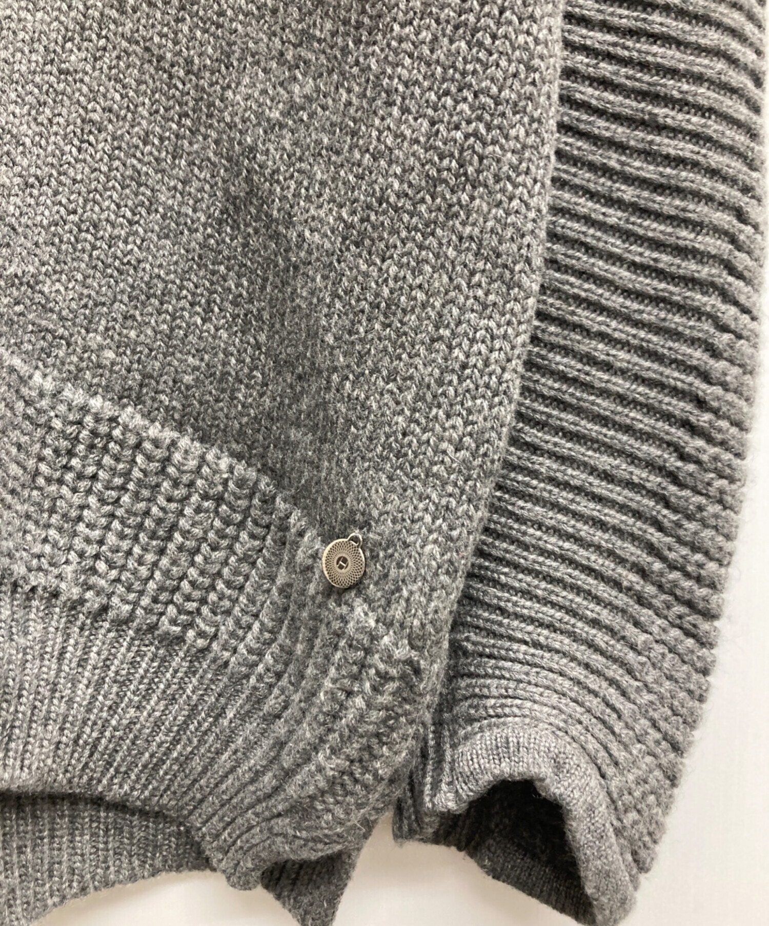 中古・古着通販】HERMES (エルメス) カシミヤVネックニット グレー