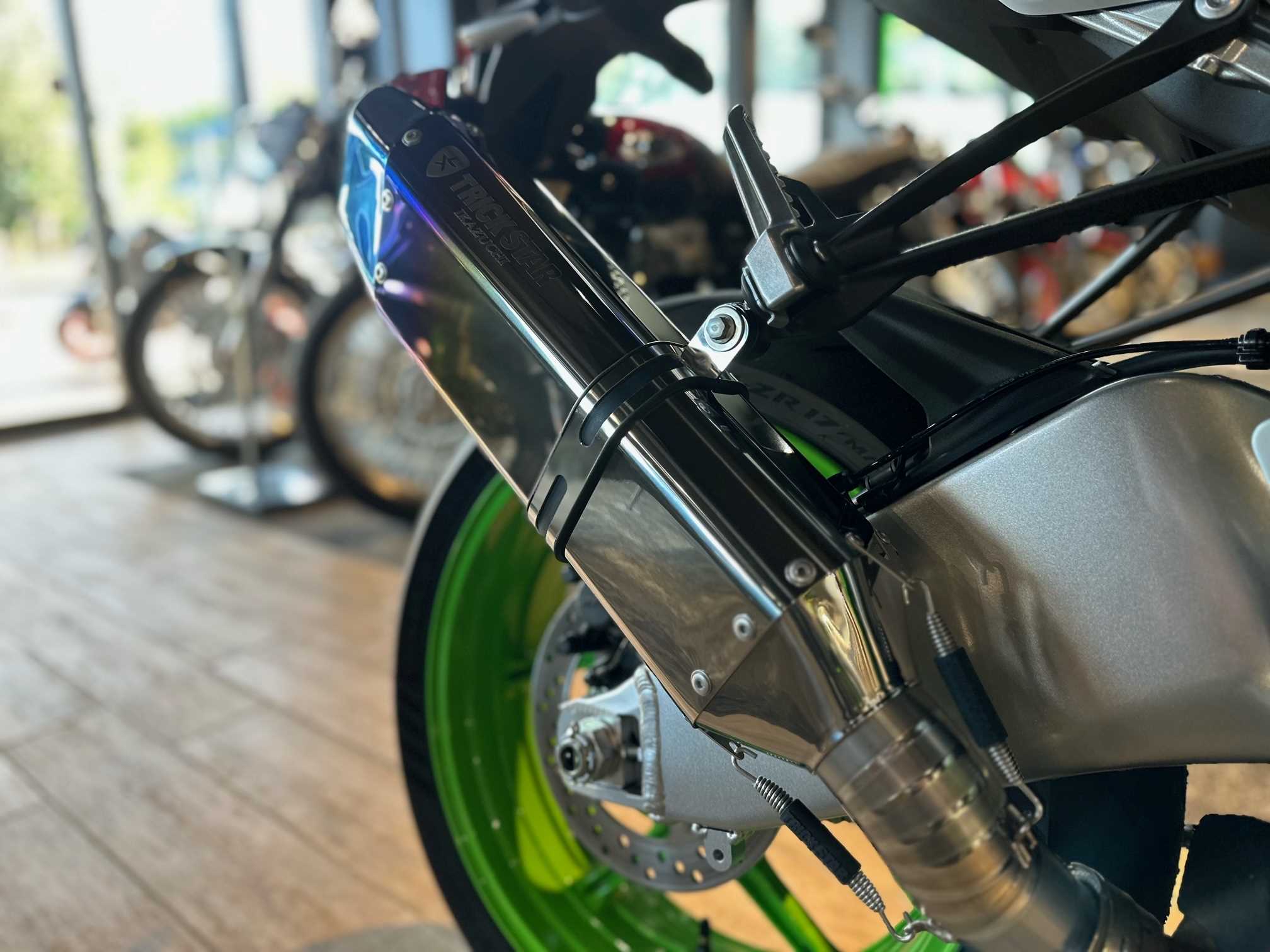 Ninja ZX-6R 40th」のマフラーをカスタムさせて頂きました！ [最新情報