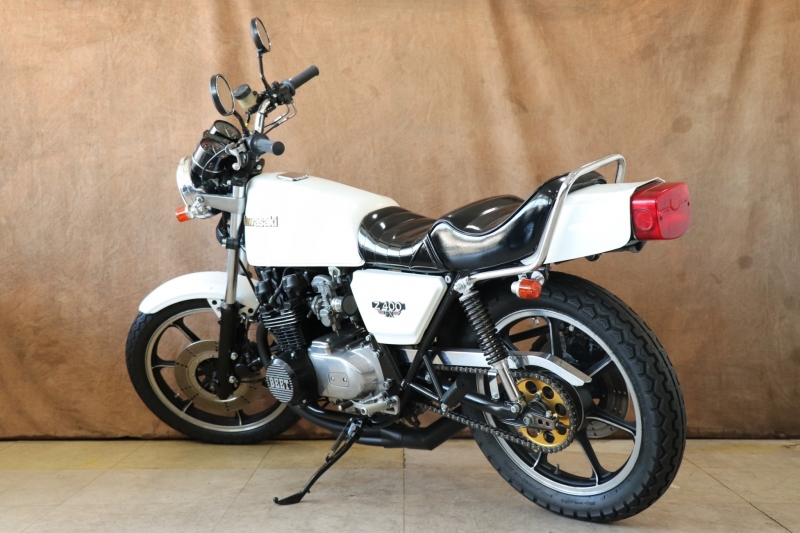 Z400FX(E1) パールホワイトのFX｜SOLD OUT｜旧車・絶版バイクならウエマツ