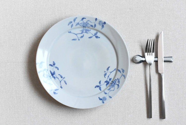 稲村真耶 花文リム8寸皿 ｜ 暮らしのうつわ花田 和食器 通販