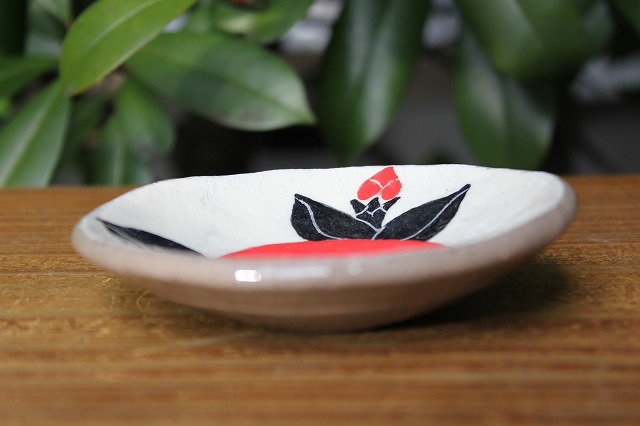 滋賀県信楽町で作陶されている信楽焼作家冨増彰良（陶房阿呍）さんの丸