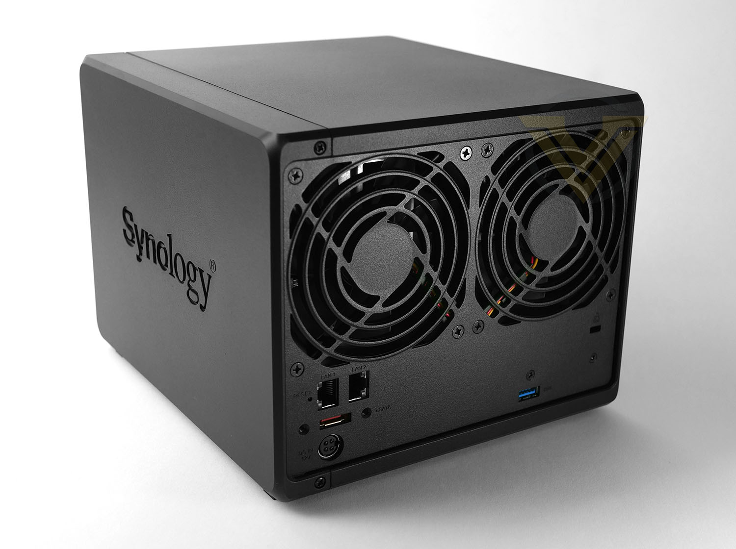Synology Diskstation DS920+ Review - Closer Look