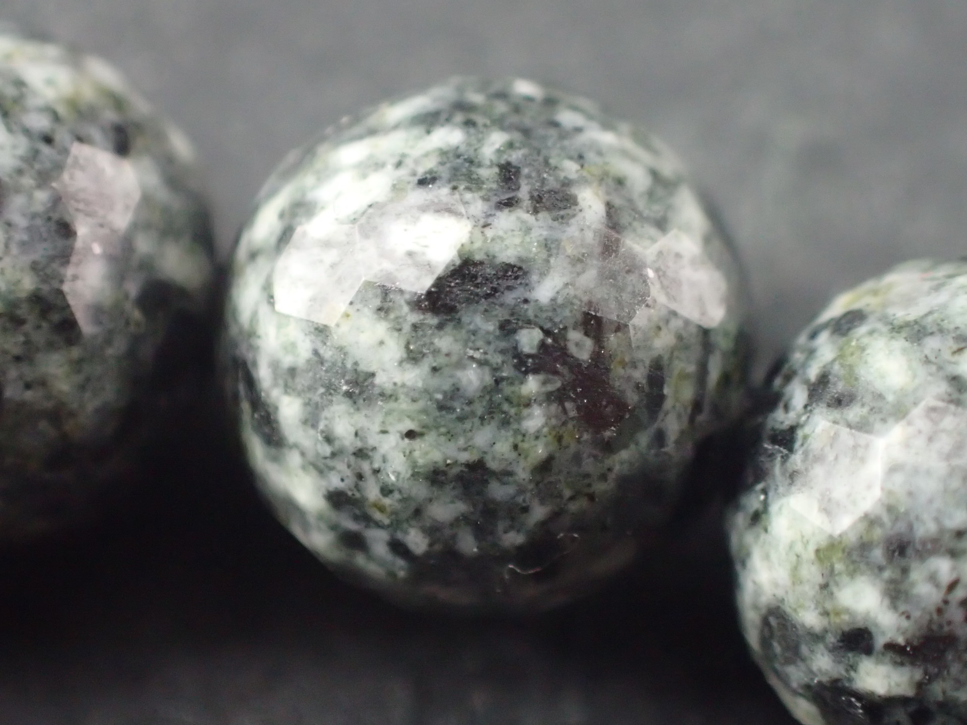 最高品質とおのの銘石（岩手県遠野産） ブレスレット ｜石の販売専門店