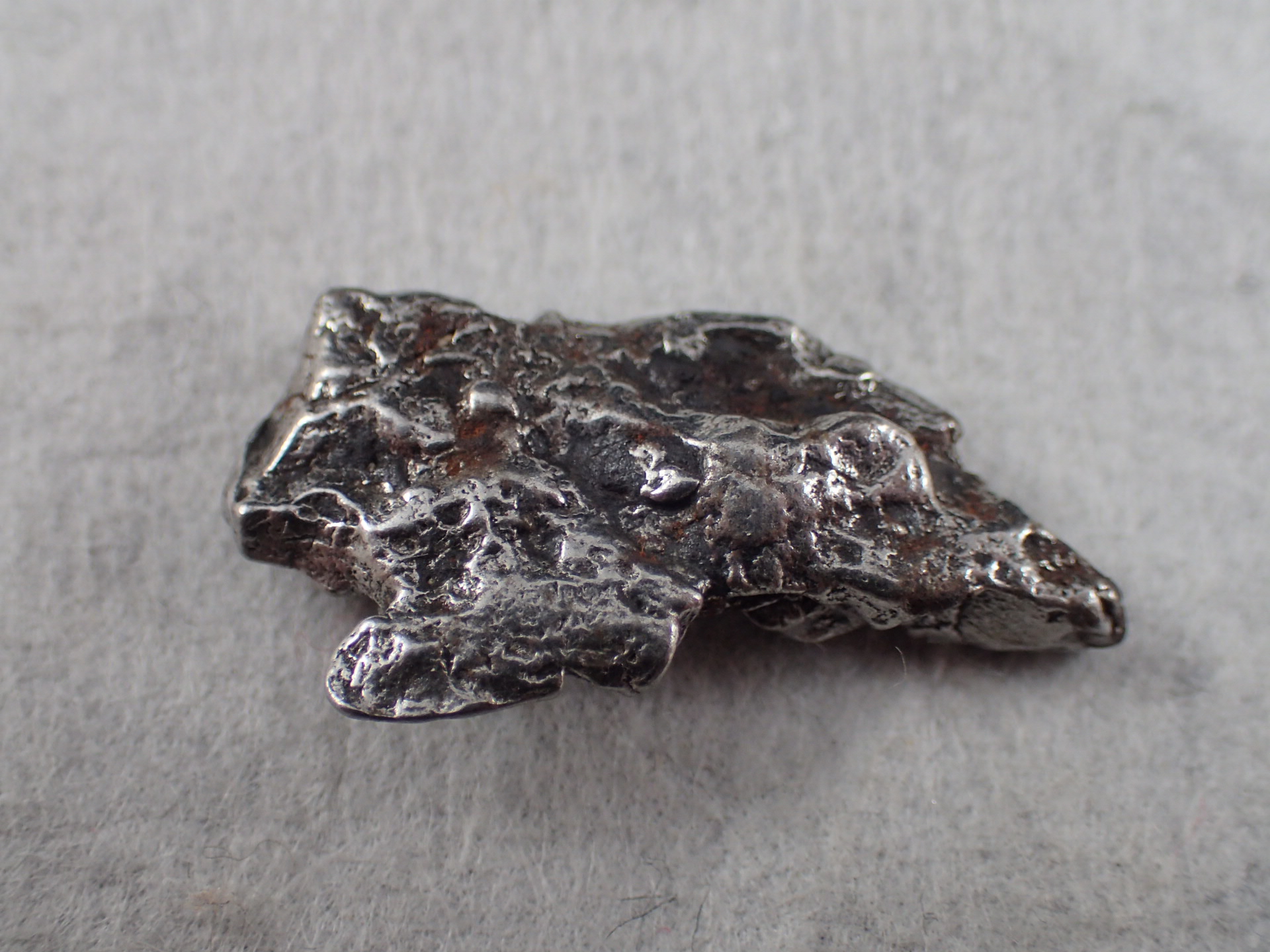 最高品質カンポ・デル・シエロ隕石（Campo del Cielo Meteorite) 落下